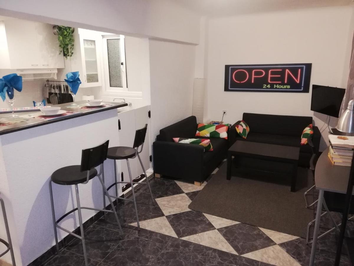 Ellanikou Apartment In Pankrati Vipgreece Athens Luaran gambar